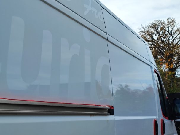 Lustrage traces fantômes utilitaire professionnel à Erbrée près de Rennes