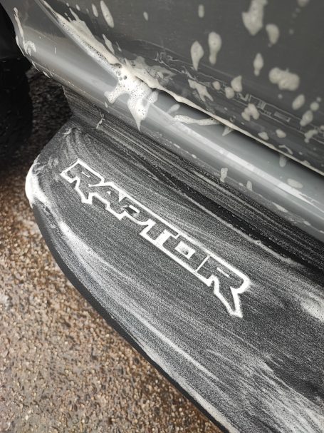 Nettoyage complet extérieur professionnel automobile à Erbrée proche de Rennes