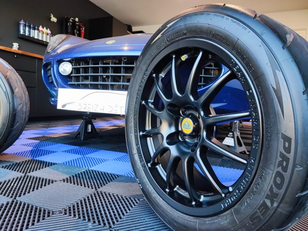 Traitement céramique detailing automobile professionnel jantes à Laval