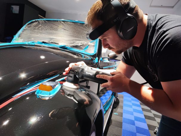 Restauration brillance carrosserie automobile professionnelle véhicule ancien à Vitré