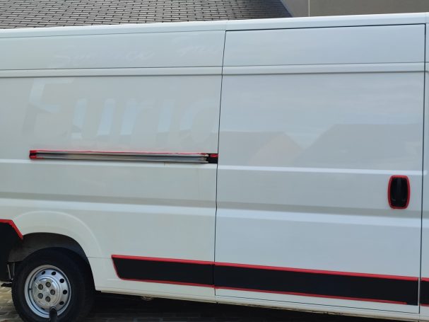 Polissage carrosserie utilitaire professionnel à Erbrée près de Laval